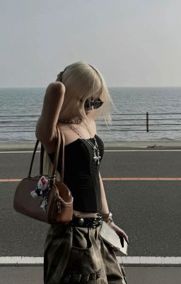 atsh2 | ngon thì ra cổng trường nói chuyện.