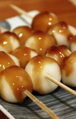 Dango sốt tương, đám giỗ và máy rửa chén