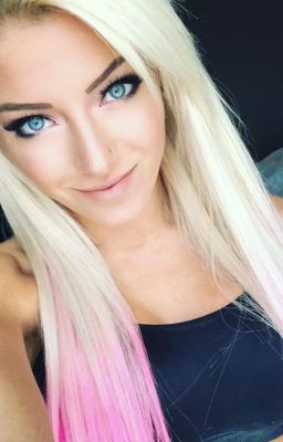 High Hopes (Alexa Bliss x Male Reader) (Complete)