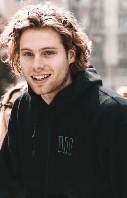 I Can't Love You: A Luke Hemmings fanfiction