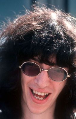 Joey Ramone's Girl (a Joey Ramone fanfic)