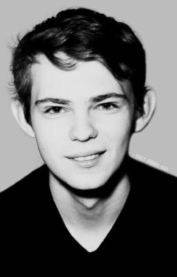 ROBBIE KAY IS ALADDIN!