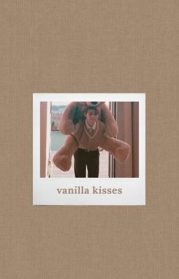 vanilla kisses | lee felix