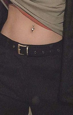 yeongyu [H] navel piercing